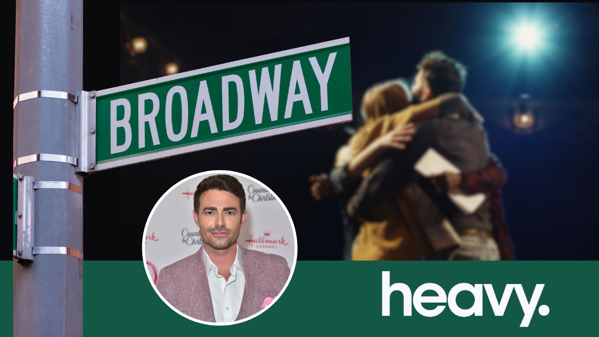 Jonathan Bennett, Broadway sign