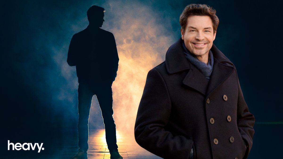 Fans say Brennan Elliott looks like James Bond in a new photo.