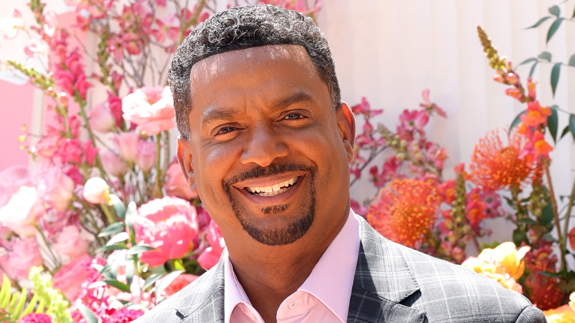 Alfonso Ribeiro smiling