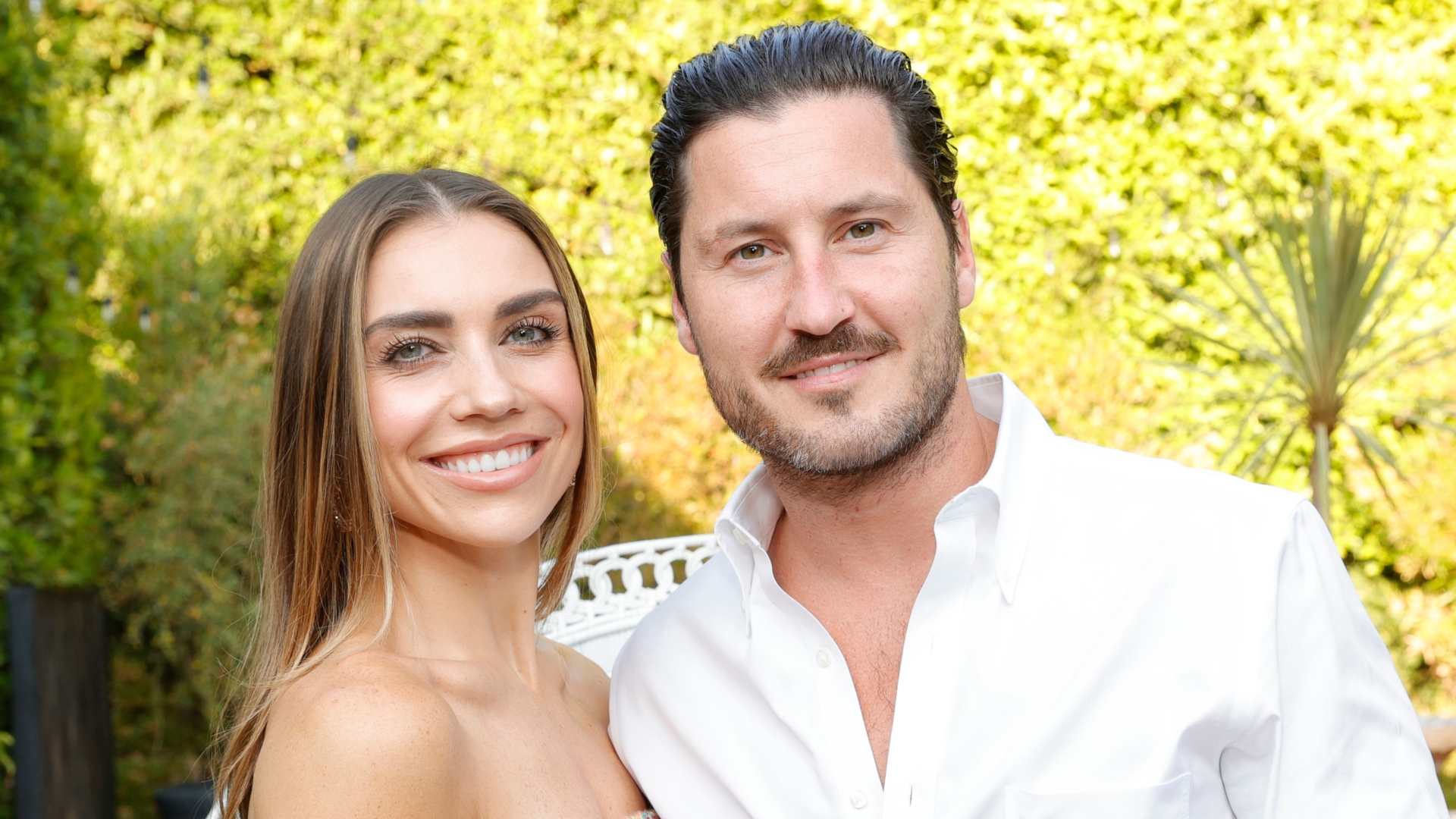 Jenna Johnson and Val Chmerkovskiy smiling
