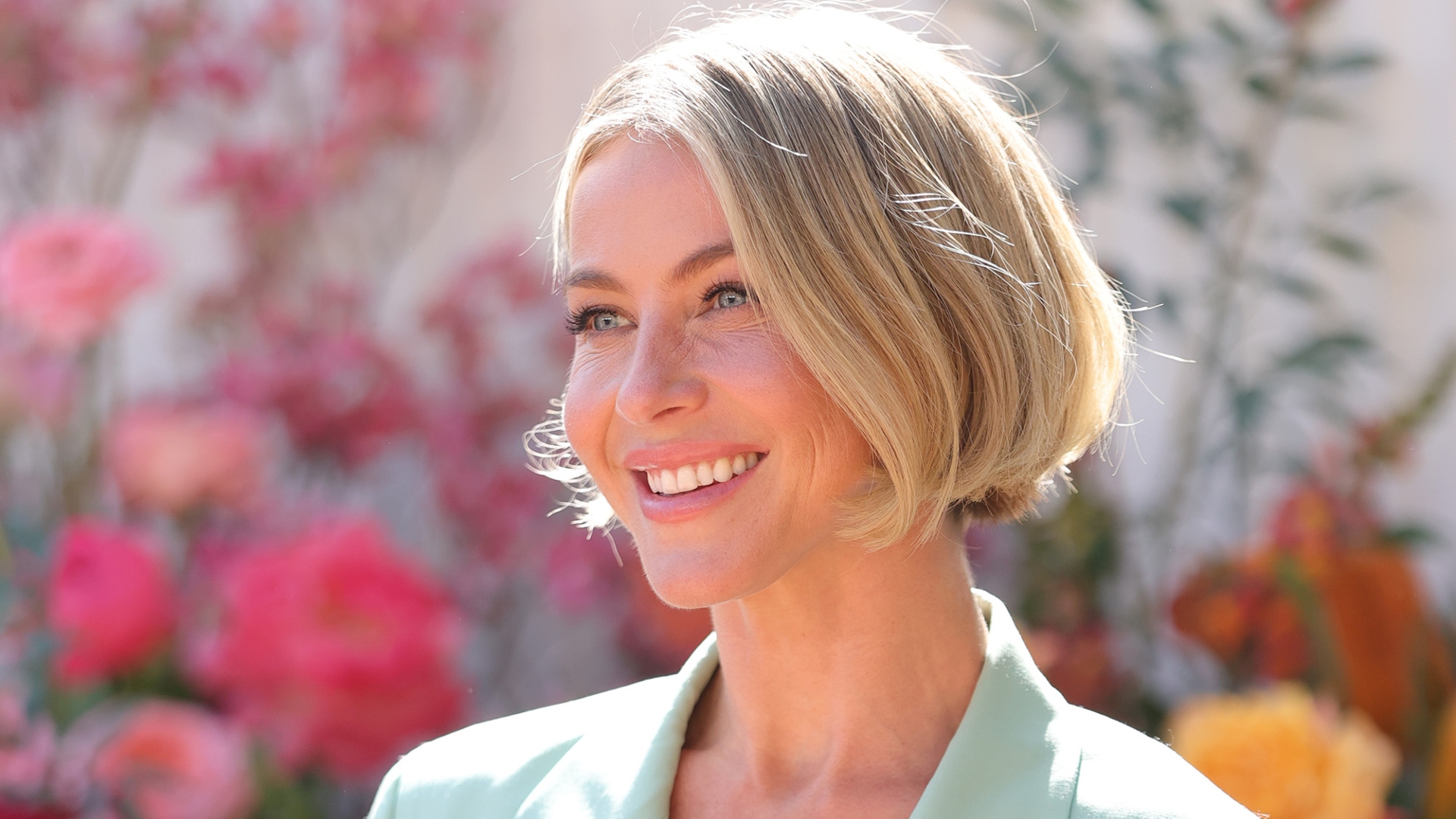 Julianne Hough smiling