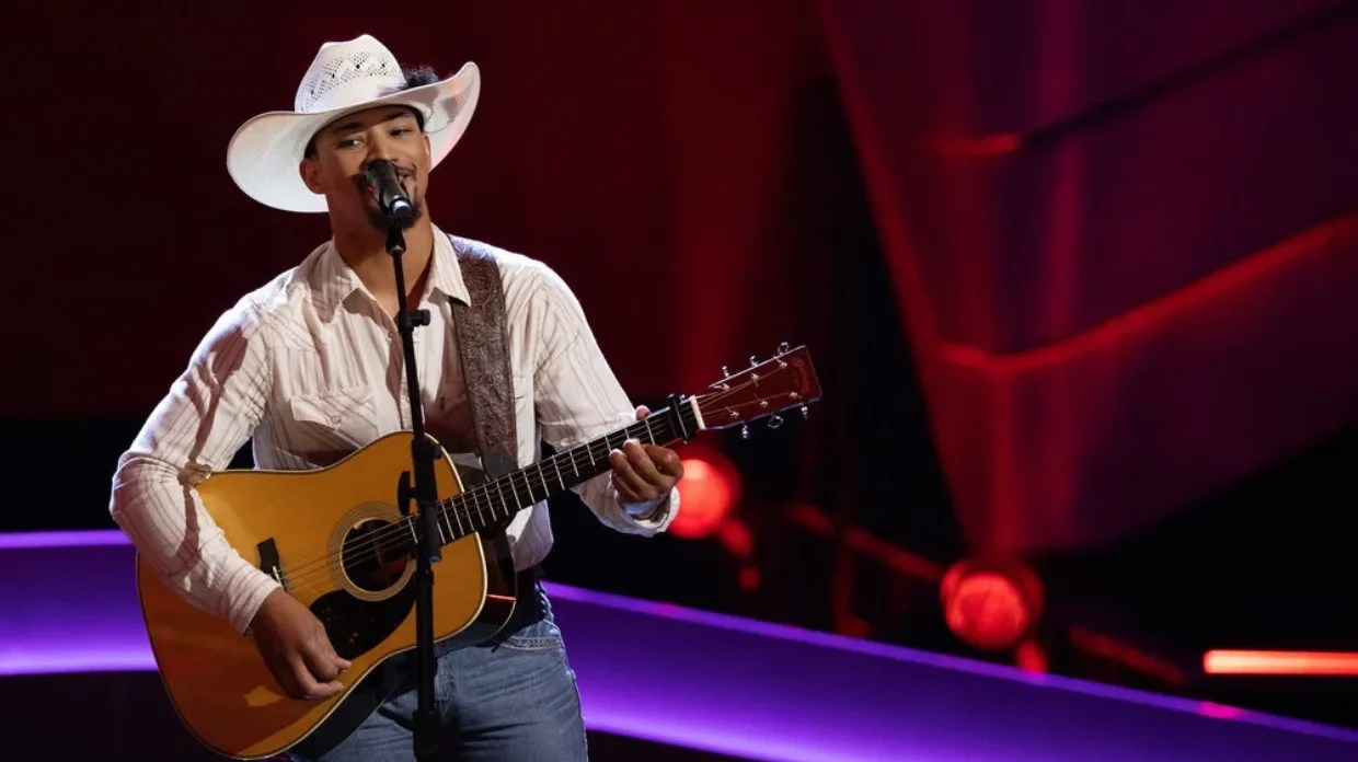 Jaelen Johnston performing on The Voice.