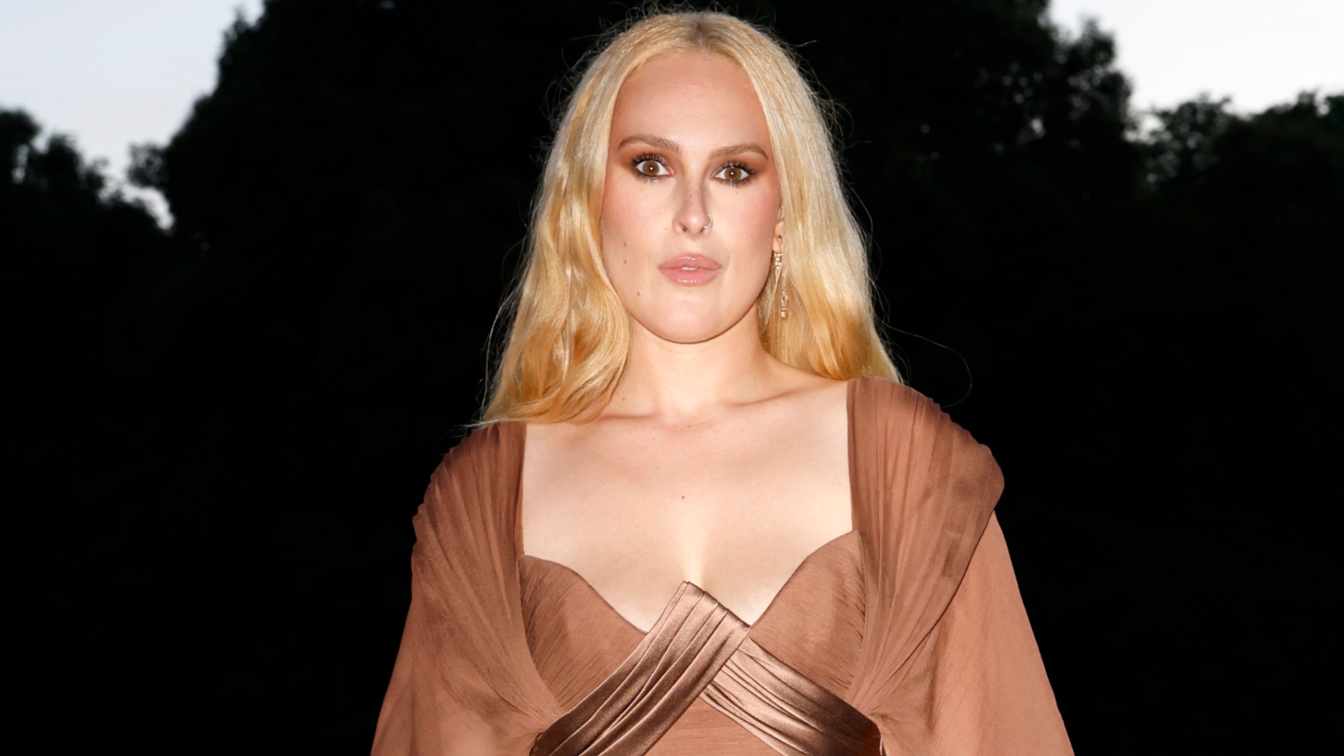 Rumer Willis staring