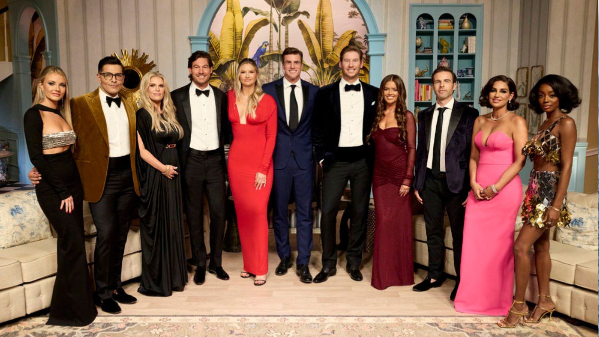 SOUTHERN CHARM -- Season:10 -- Pictured: (l-r) Taylor Ann Green, Rodrigo Reyes, Madison LeCroy, Craig Conover, Molly O'Connell, Shep Rose, Austen Kroll, Salley Carson, Jarrett Thomas, Leva Bonaparte, Venita Aspen