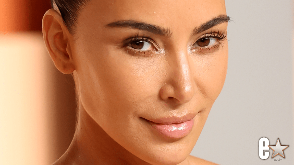 Kim Kardashian Blonde Short Hair