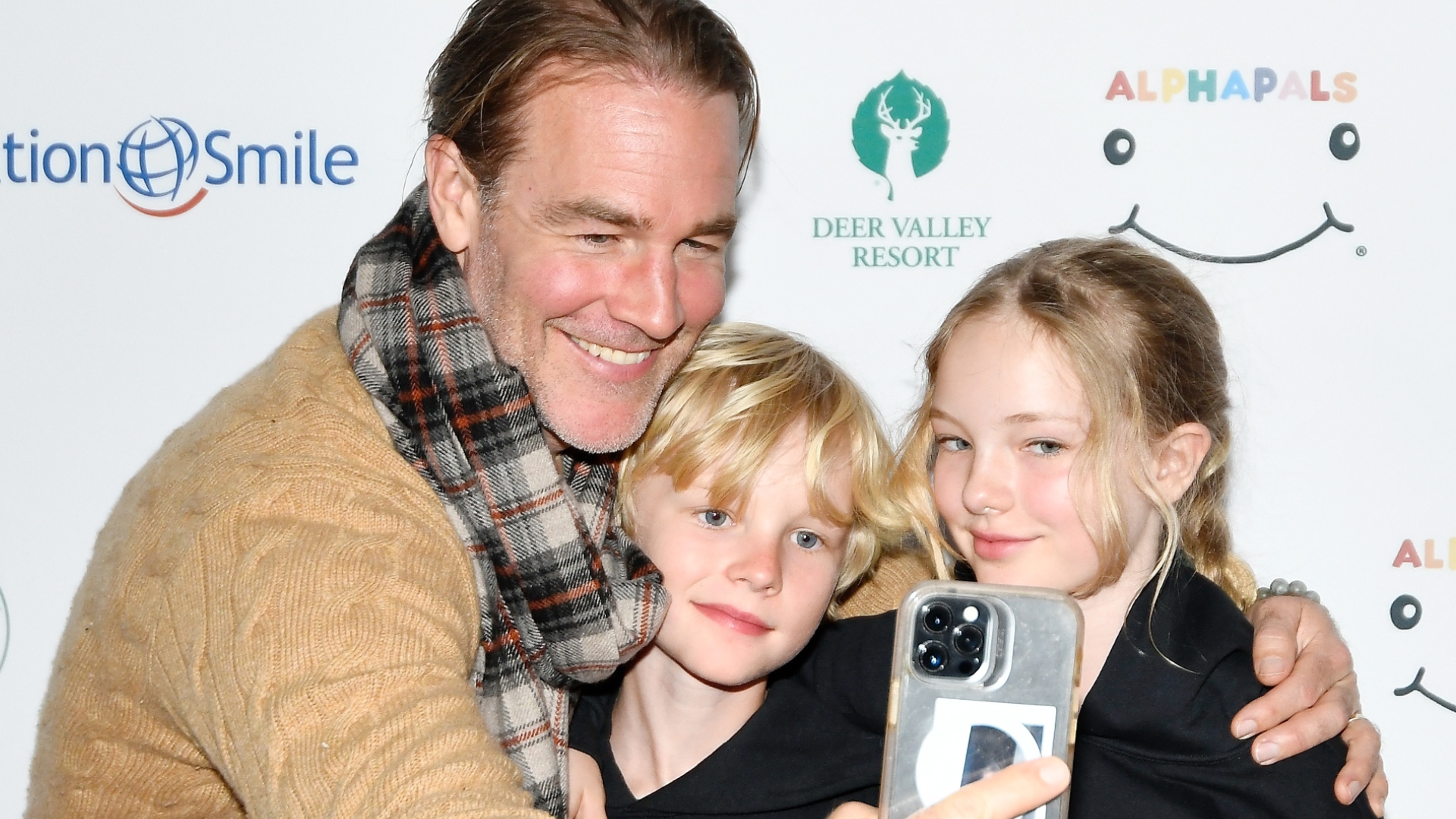 James Van Der Beek and children