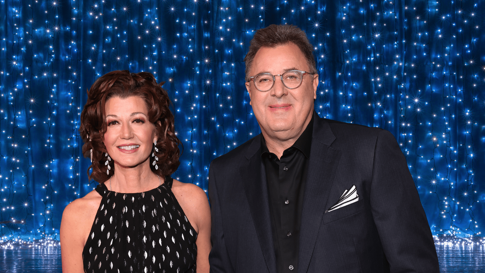 Vince Gill and Amy Grant posing together