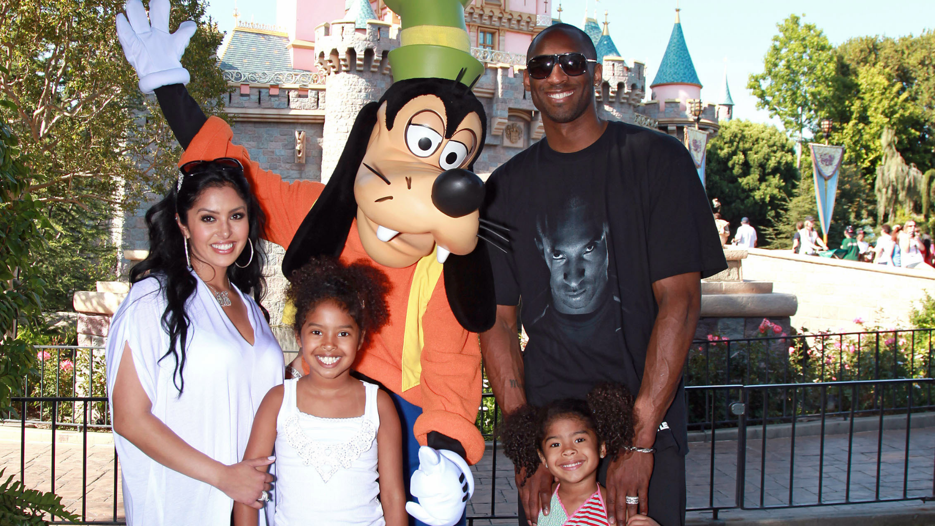 Kobe Bryant family picture