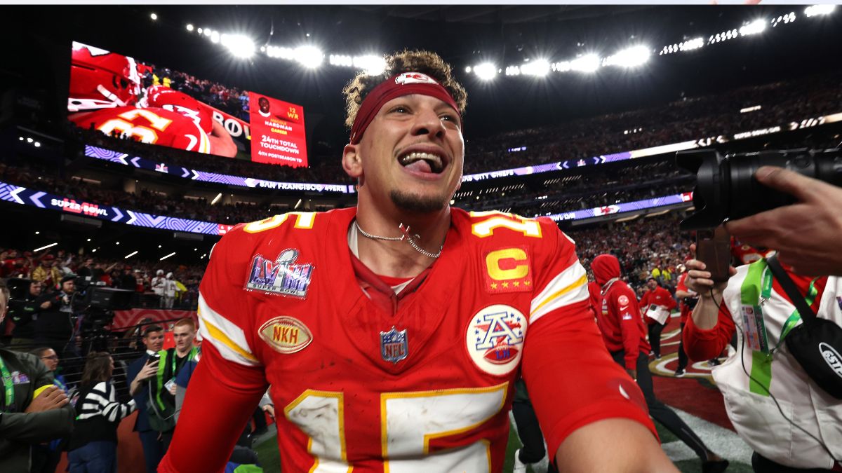 Patrick Mahomes #15 of the Kansas City Chiefs celebrates
