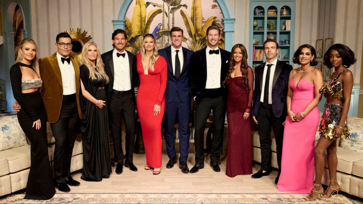 SOUTHERN CHARM -- Season:10 -- Pictured: (l-r) Taylor Ann Green, Rodrigo Reyes, Madison LeCroy, Craig Conover, Molly O'Connell, Shep Rose, Austen Kroll, Salley Carson, Jarrett Thomas, Leva Bonaparte, Venita Aspen