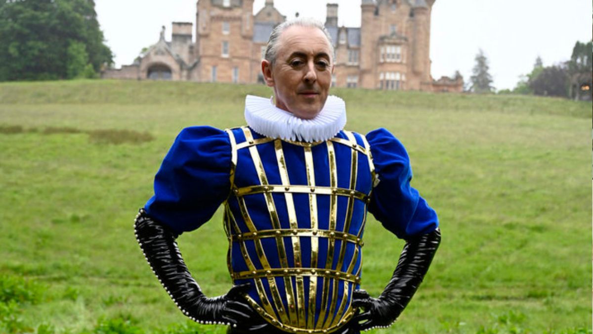THE TRAITORS -- "The Power of The Seer" Episode 310 -- Pictured: Alan Cumming