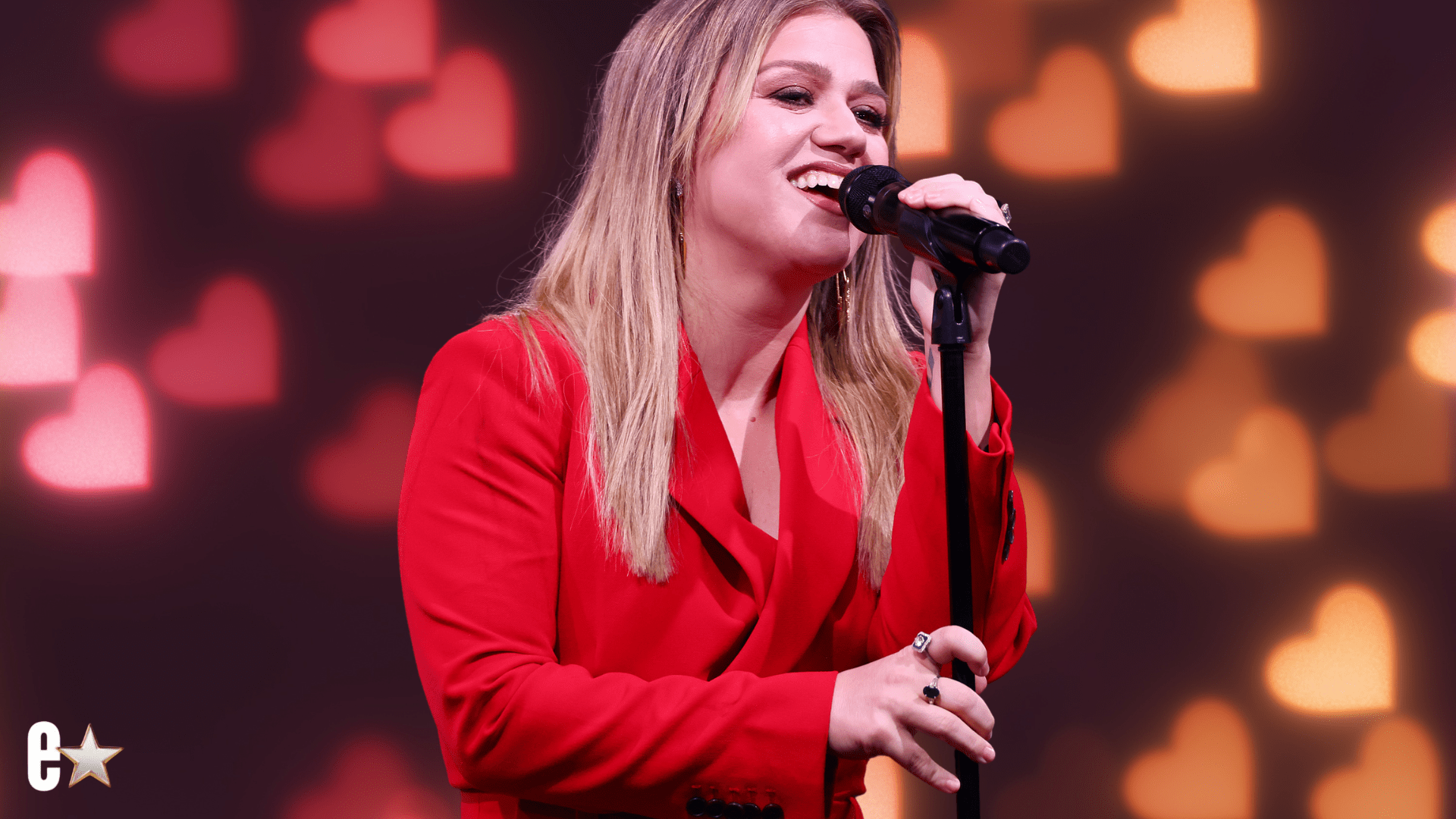 Kelly Clarkson dating life