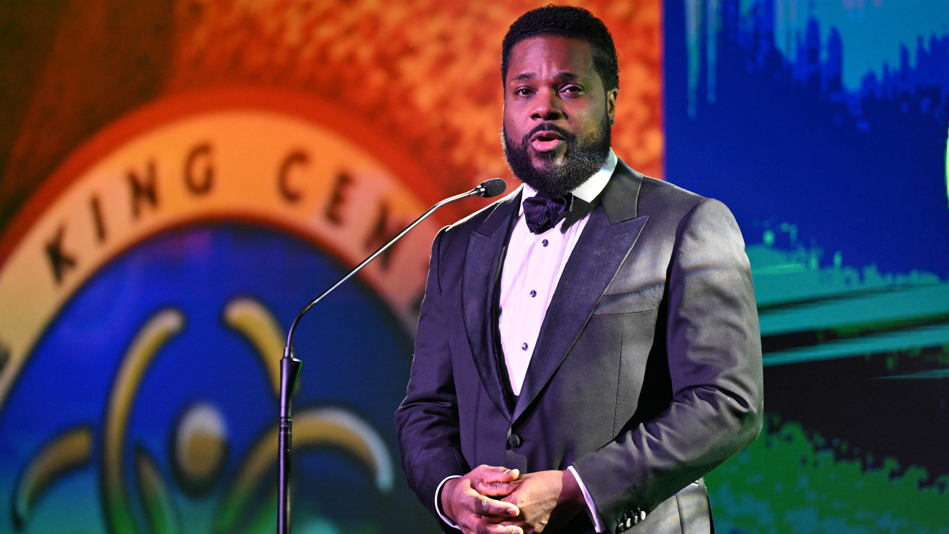 Host Malcolm-Jamal Warner