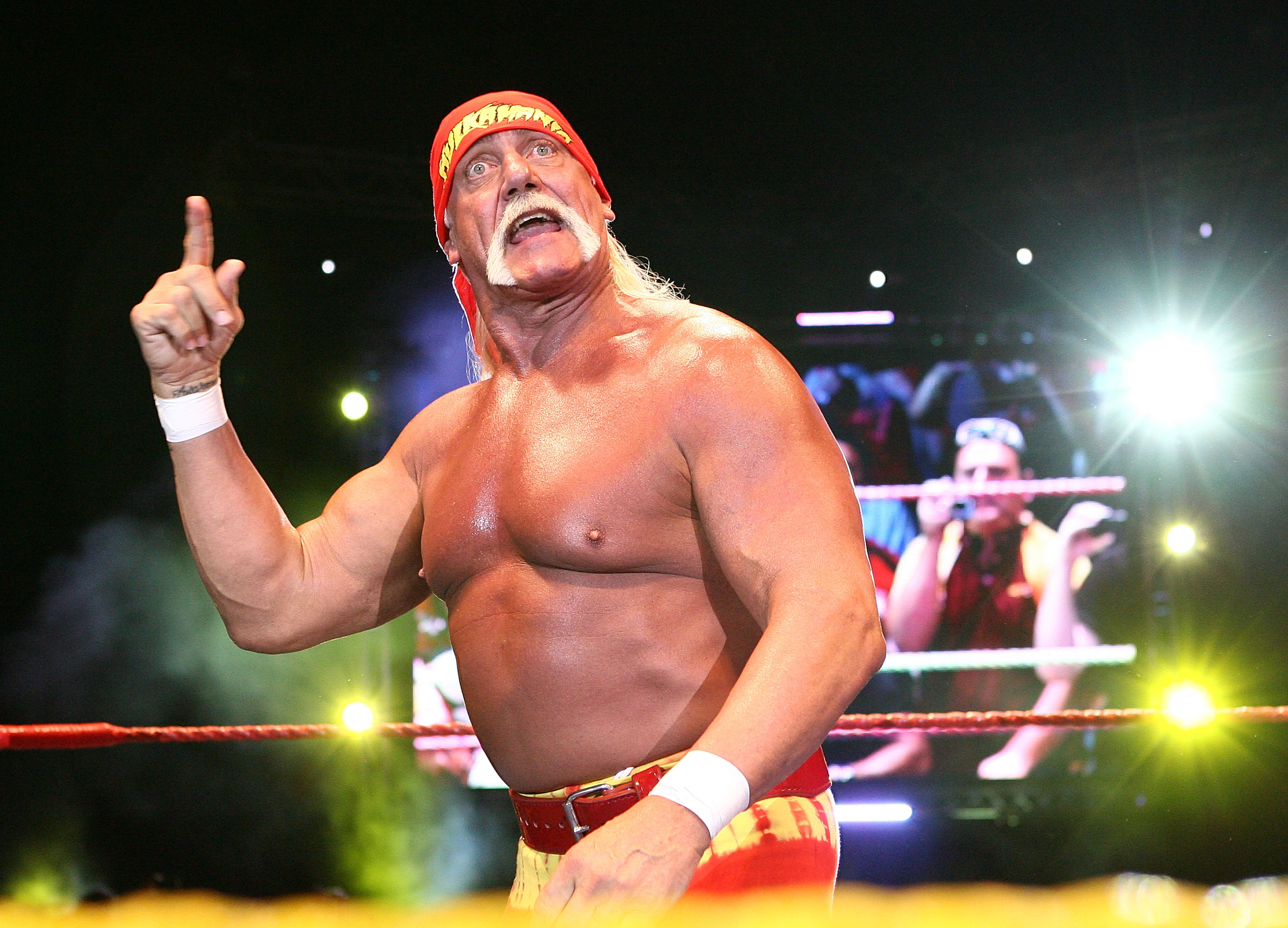 Stars Gather in Clearwater to Honor Hulk Hogan at Emotional Funeral Service