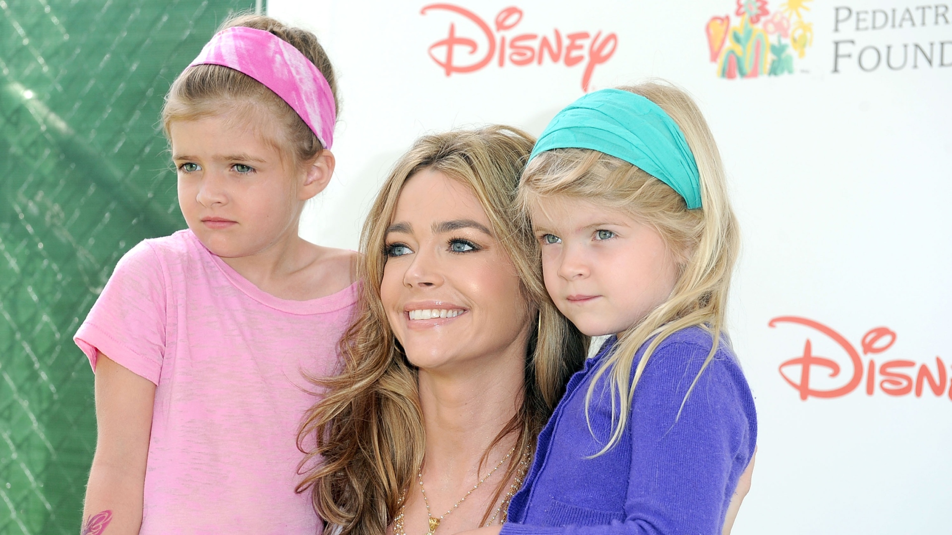 Sami Sheen , Lola Sheen and their mom Denise Richards