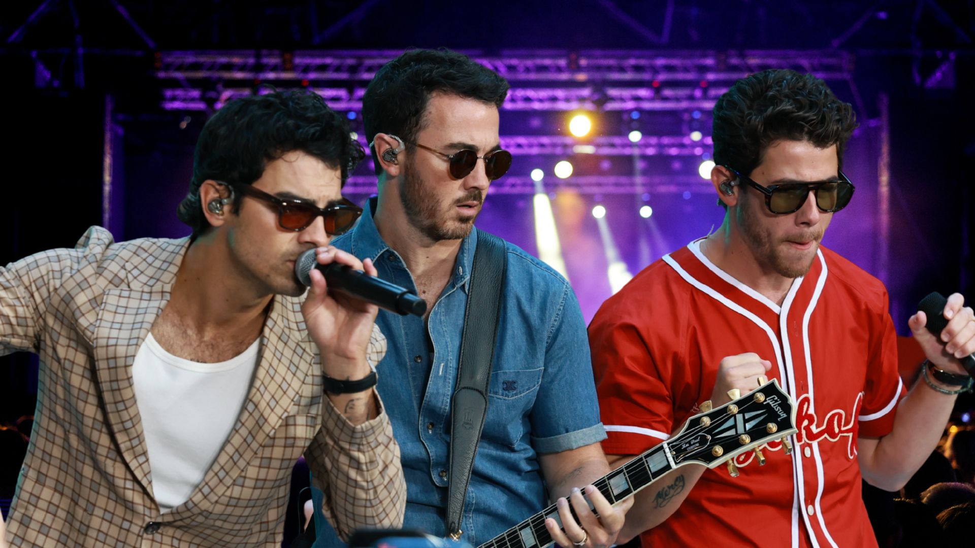 The Jonas Brothers : Joe Jonas, Kevin Jonas, Nick Jonas