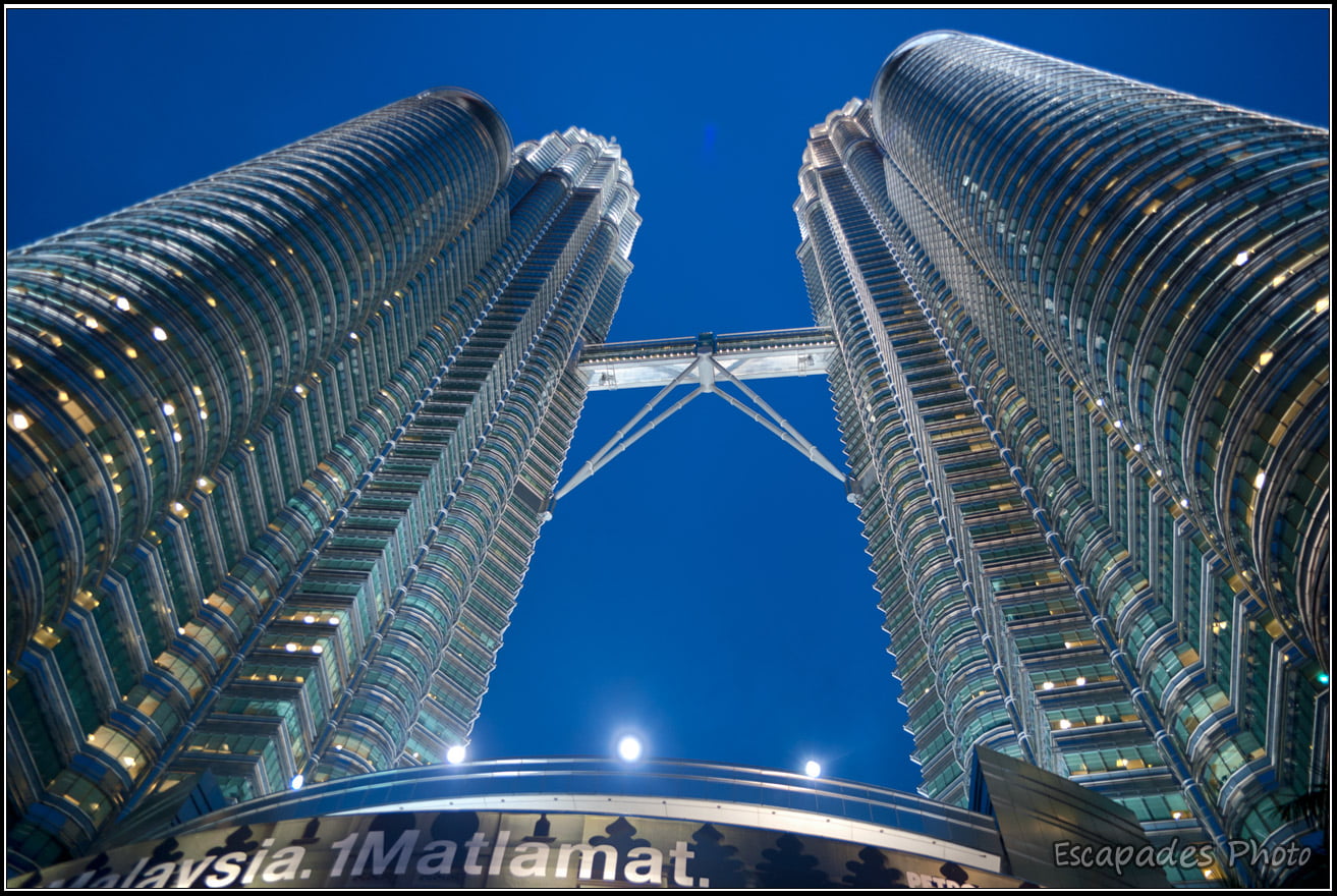 tour petronas hauteur