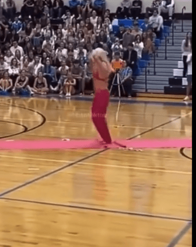 Oak Grove High School NC Pep Rally Video Sparks Outrage Online - Blog Tài Chính EUF