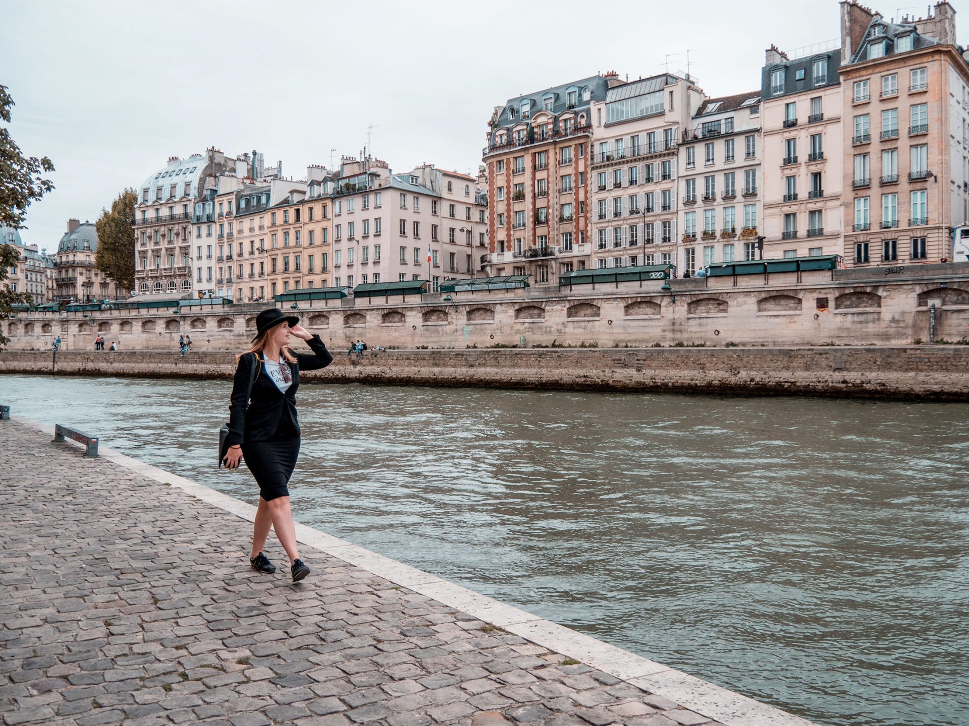 How To Enjoy Paris In The Rain