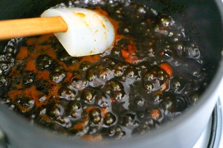 simmering hoisin barbecue sauce