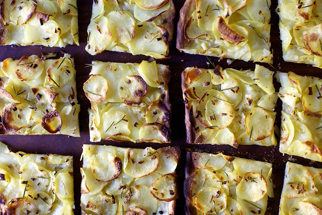 potato pizza (pizza con potate)