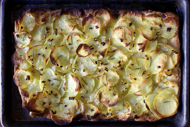 potato pizza (pizza con potate)