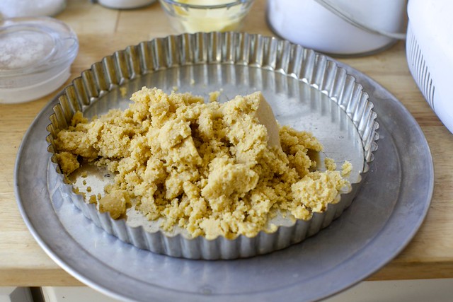 buttery shortbread crumbs