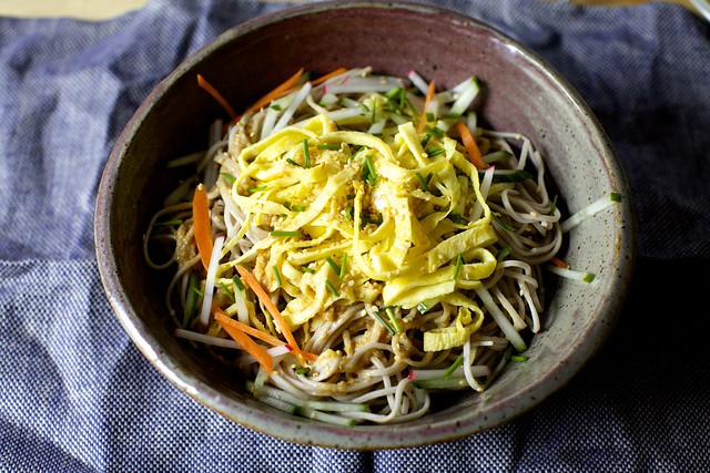 sesame soba and ribboned omelet salad