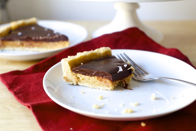 peanut butter chocolate tart, tagalongs-style
