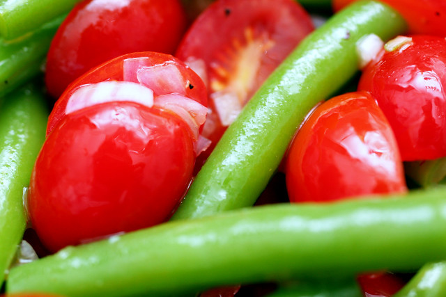 green bean and grape tomato salad