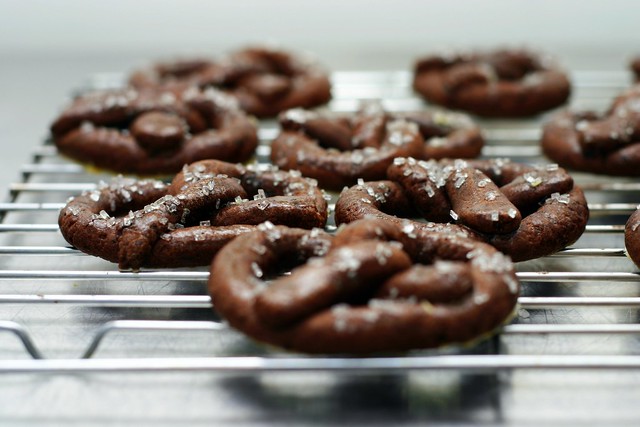 pretzel cookies