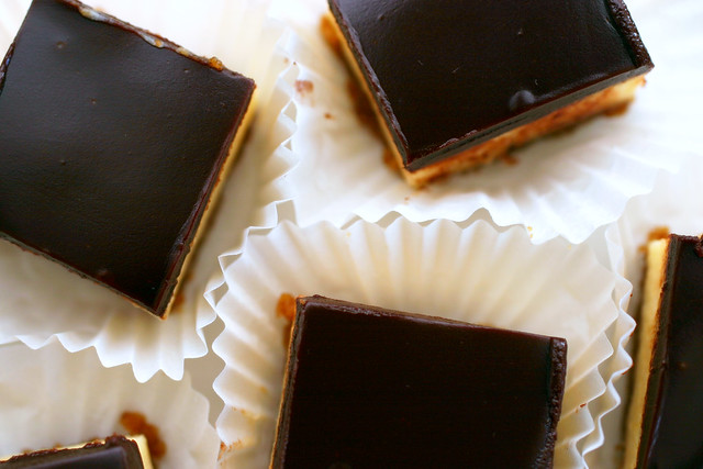 dulce de leche cheesecake squares