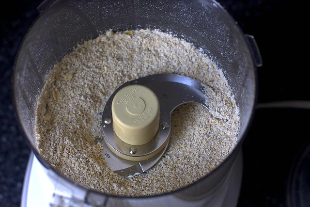 making oat flour