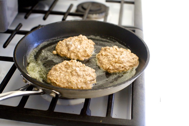 quick banana oat weekday pancakes