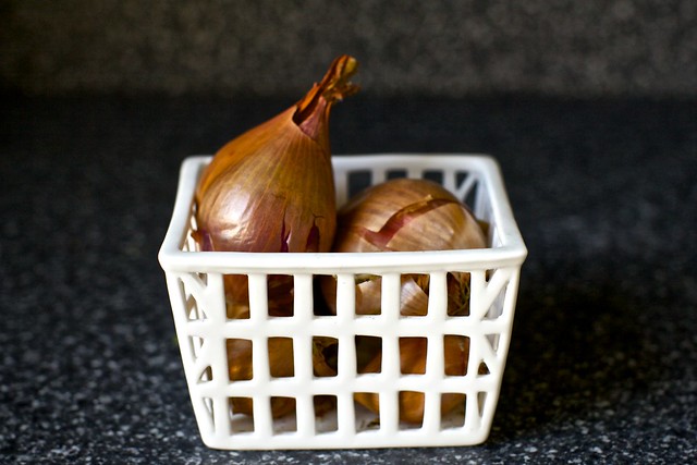 shallots of indeterminate age