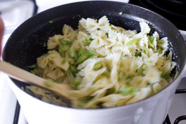 toss, toss, toss the pasta