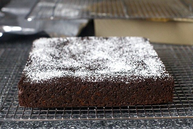gingerbread snacking cake