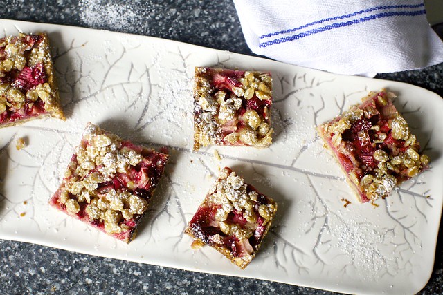 strawberry rhubarb crisp bars