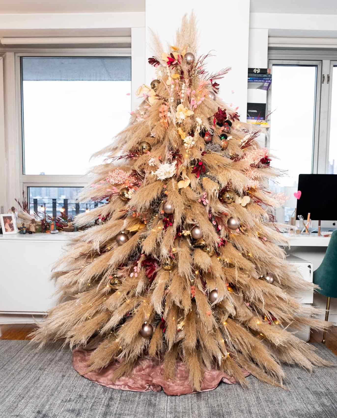 16 Flower Pampas Grass Christmas Trees We Re Obsessed With