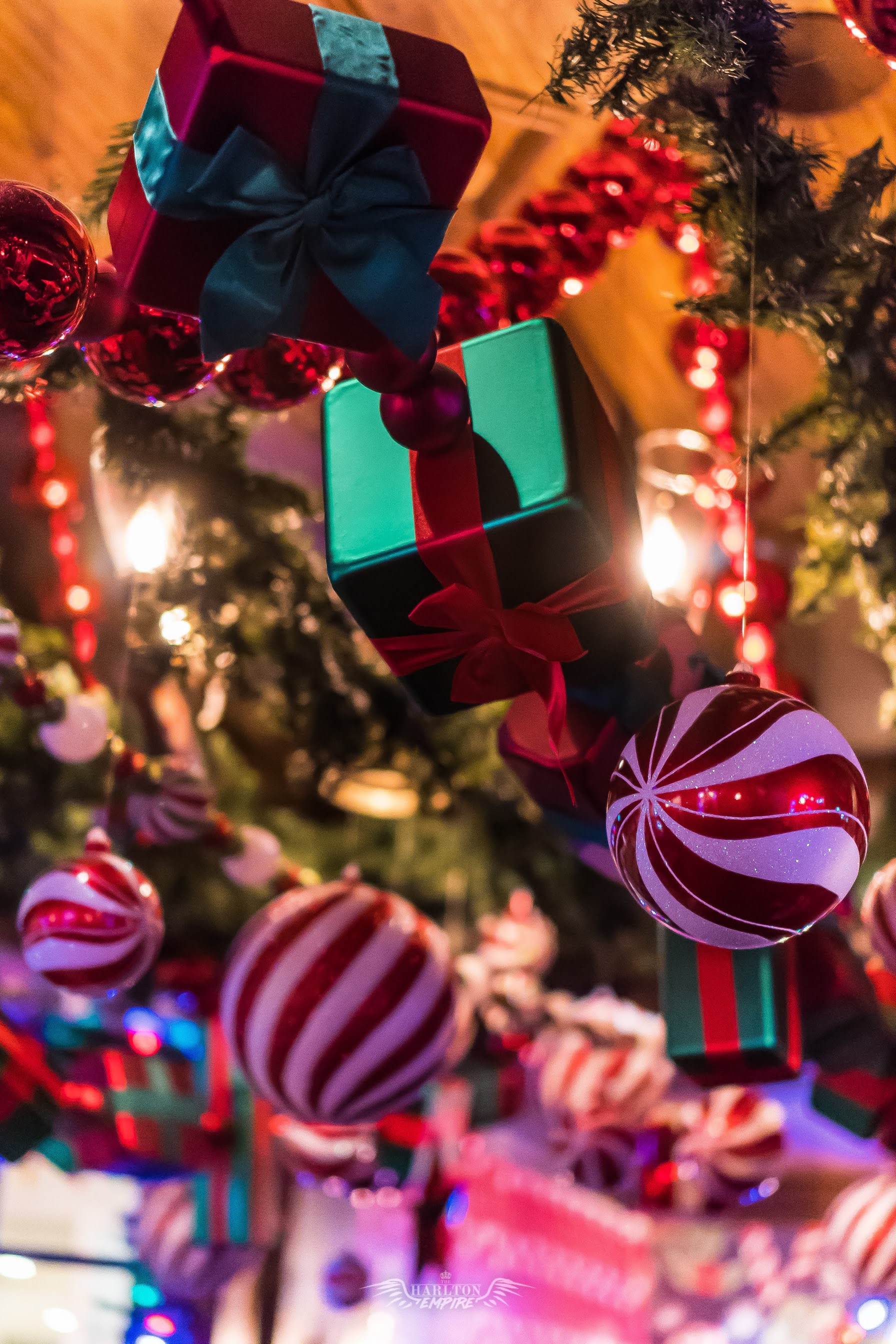 10 Free Christmas Themed Mobile Wallpapers