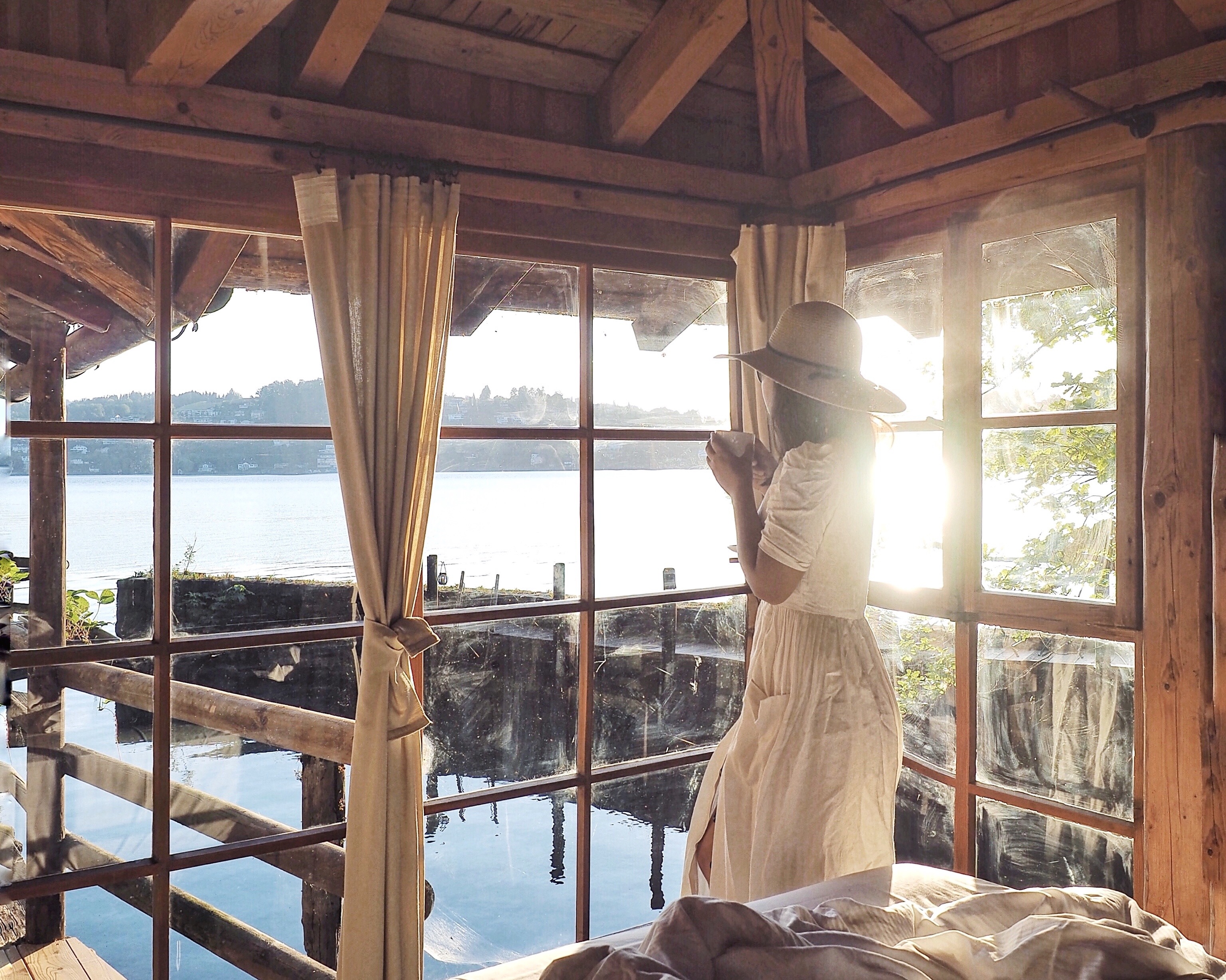 Pop Up Hotel Ein Bett Im Bootshaus Am Vierwaldstattersee