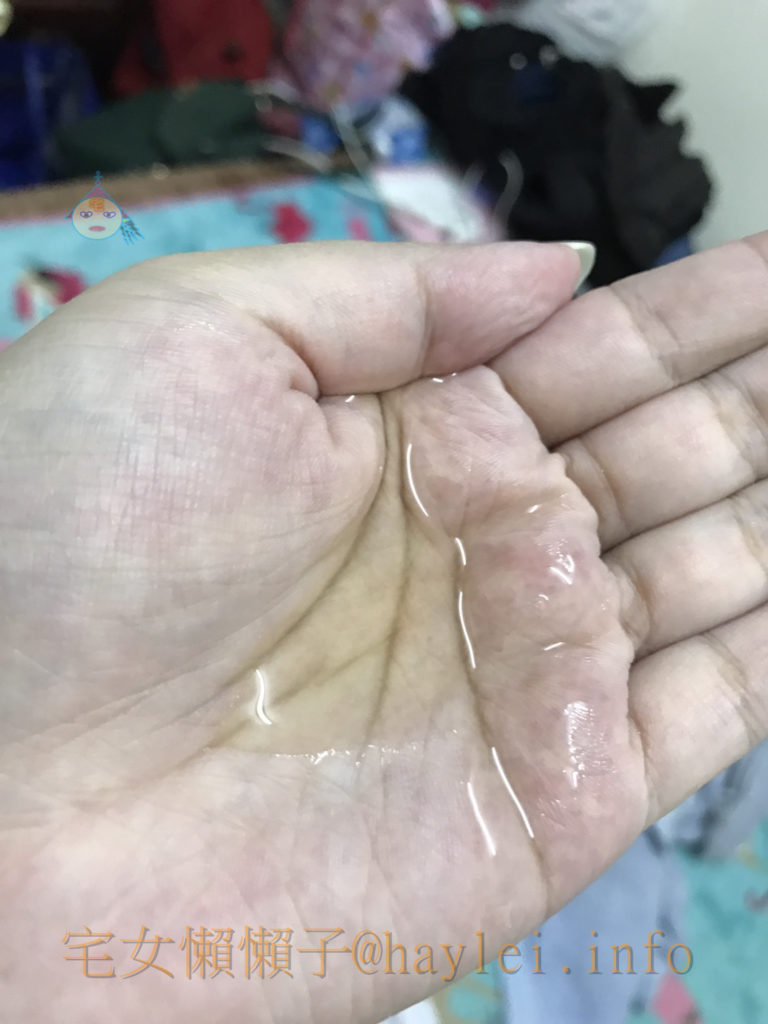 haircare-OGX-經典髮妝品-讓維他命B5保濕滋養洗髮精、維他命B5保濕滋養潤髮乳、摩洛哥堅果油新生修護護髮精油幫你的秀髮附添光彩吧！亮麗的瓶身設計、柔香帶甜的髮品香氛，讓洗髮過程多了愉快～ 健康養身 攝影 美髮相關 自己動手做！ 