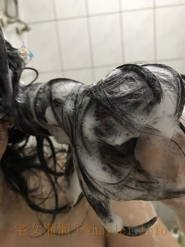 haircare-OGX-經典髮妝品-讓維他命B5保濕滋養洗髮精、維他命B5保濕滋養潤髮乳、摩洛哥堅果油新生修護護髮精油幫你的秀髮附添光彩吧！亮麗的瓶身設計、柔香帶甜的髮品香氛，讓洗髮過程多了愉快～ 健康養身 攝影 美髮相關 自己動手做！ 