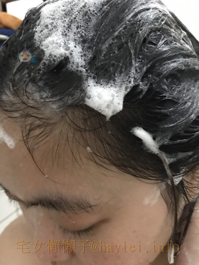 haircare-OGX-經典髮妝品-讓維他命B5保濕滋養洗髮精、維他命B5保濕滋養潤髮乳、摩洛哥堅果油新生修護護髮精油幫你的秀髮附添光彩吧！亮麗的瓶身設計、柔香帶甜的髮品香氛，讓洗髮過程多了愉快～ 健康養身 攝影 美髮相關 自己動手做！ 
