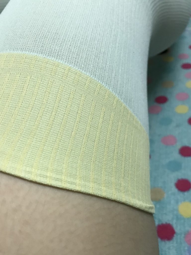 Oyaslim晚安纖腿襪 日系保養 符合人體工學的三段特殊加壓襪 青蘋果綠超好看 攝影 民生資訊分享 穿搭分享 