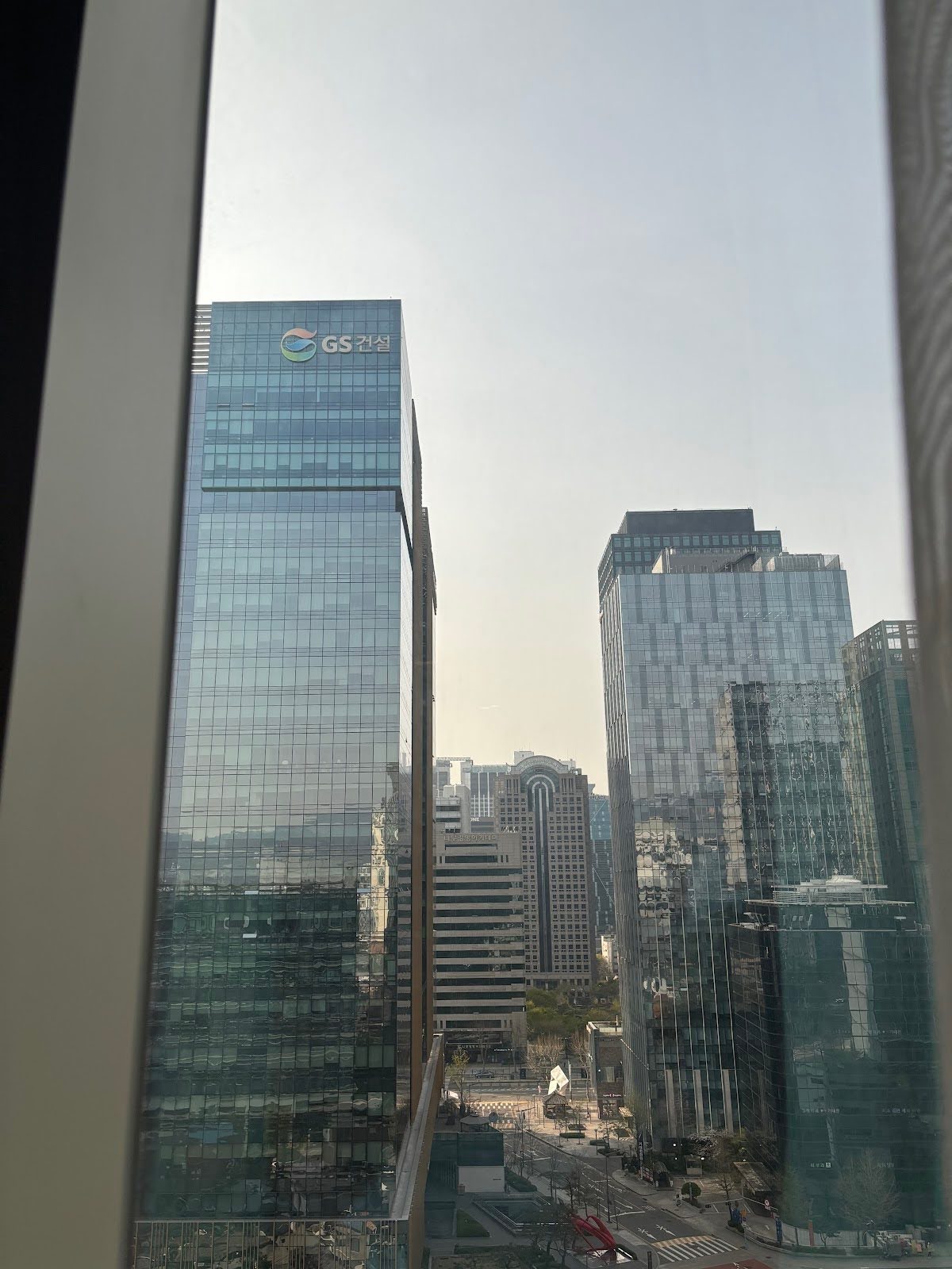 Skyscraper view of Seoul at sunset(Photo by Hajin Kim)