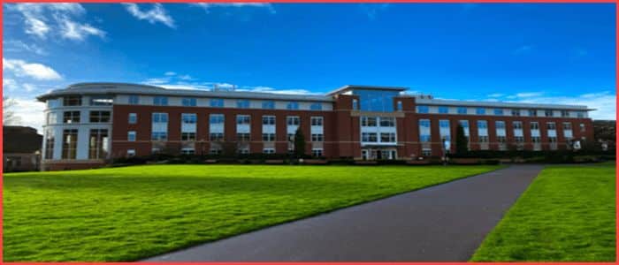 BBA Course Admission, Duration, Subjects, Syllabus, Eligibility, Fees, Entrance Exam & Top Colleges List. 3 Top BBA College Information In Hindi