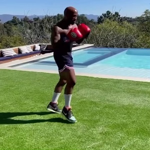 Jeezy Lookalike Goes Viral In Boxing Training Video