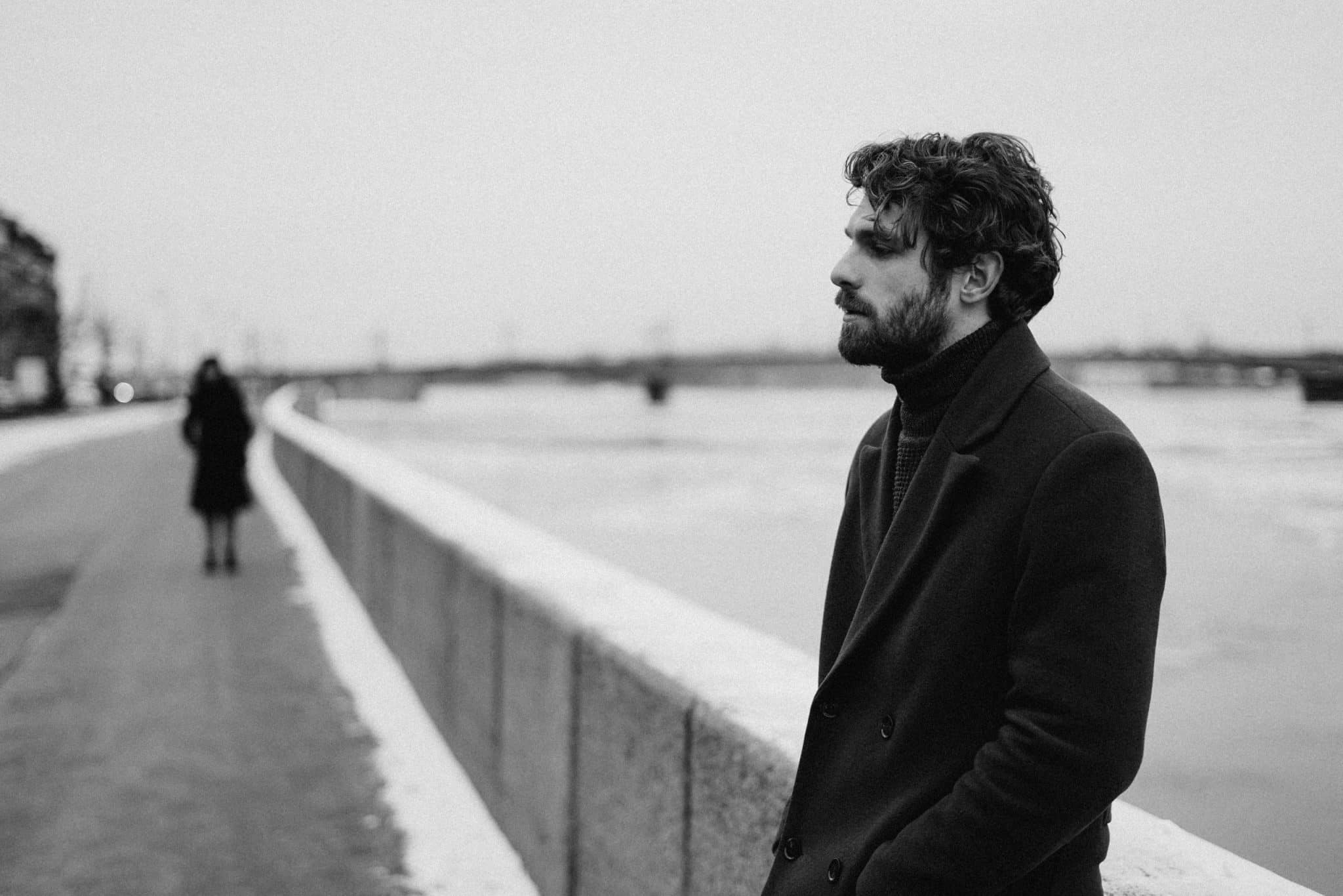 SPELL TO MAKE A WOMAN FALL IN LOVE WITH YOU