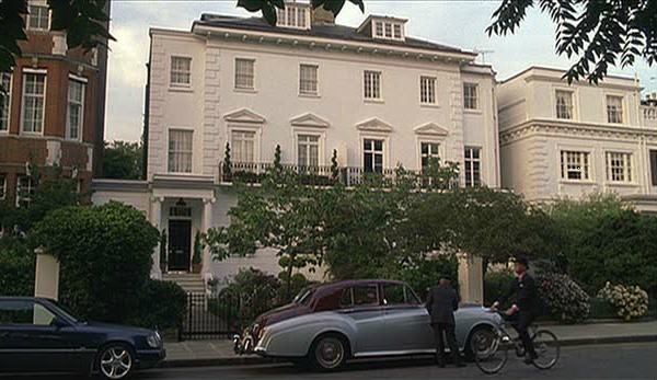 Where is Annie's house in Parent Trap?